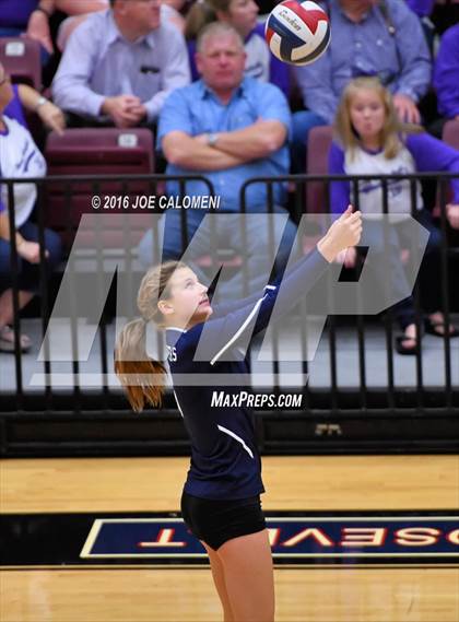 Thumbnail 3 in Boerne-Champion vs Austin (Class 5A Bidistrict) photogallery.