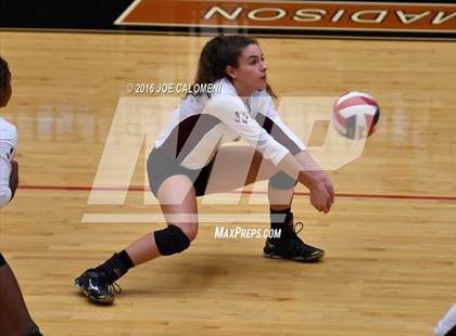 Thumbnail 2 in Boerne-Champion vs Austin (Class 5A Bidistrict) photogallery.