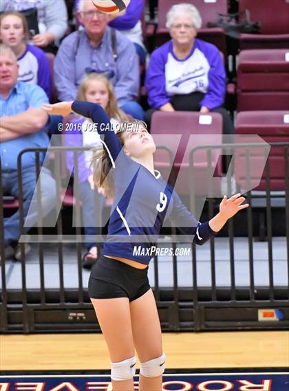 Thumbnail 2 in Boerne-Champion vs Austin (Class 5A Bidistrict) photogallery.