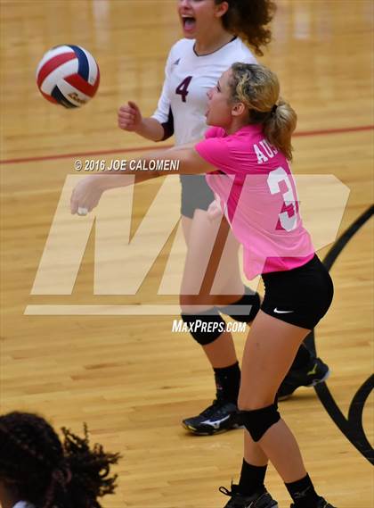 Thumbnail 3 in Boerne-Champion vs Austin (Class 5A Bidistrict) photogallery.