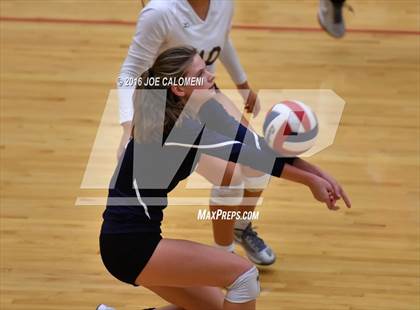 Thumbnail 3 in Boerne-Champion vs Austin (Class 5A Bidistrict) photogallery.