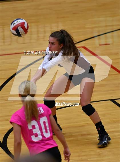 Thumbnail 1 in Boerne-Champion vs Austin (Class 5A Bidistrict) photogallery.