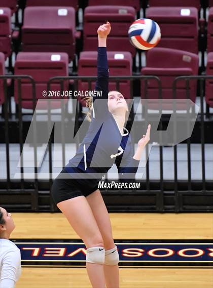 Thumbnail 1 in Boerne-Champion vs Austin (Class 5A Bidistrict) photogallery.