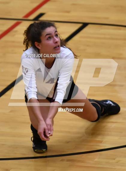 Thumbnail 2 in Boerne-Champion vs Austin (Class 5A Bidistrict) photogallery.