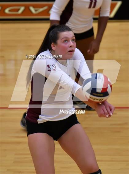 Thumbnail 2 in Boerne-Champion vs Austin (Class 5A Bidistrict) photogallery.