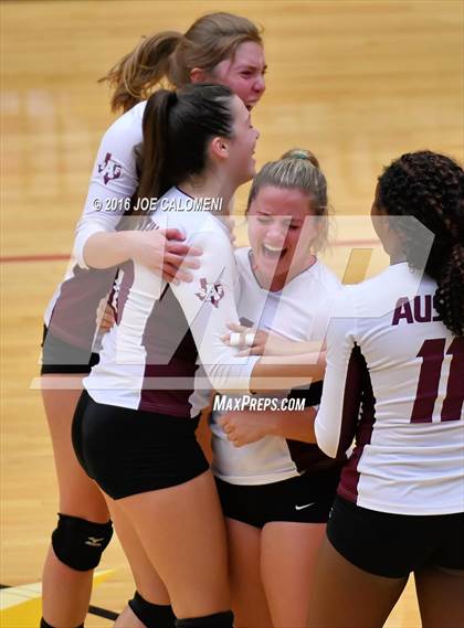 Thumbnail 2 in Boerne-Champion vs Austin (Class 5A Bidistrict) photogallery.