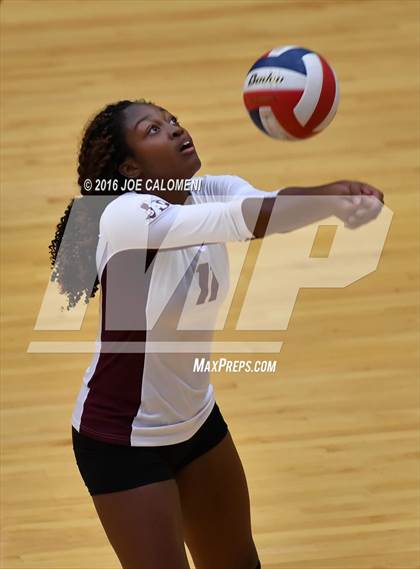 Thumbnail 2 in Boerne-Champion vs Austin (Class 5A Bidistrict) photogallery.