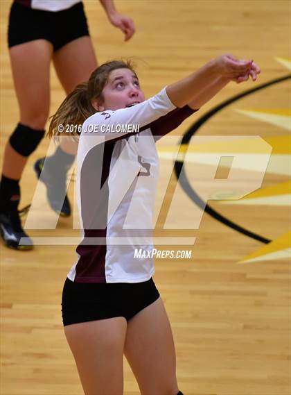 Thumbnail 2 in Boerne-Champion vs Austin (Class 5A Bidistrict) photogallery.