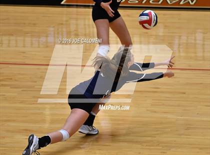 Thumbnail 2 in Boerne-Champion vs Austin (Class 5A Bidistrict) photogallery.