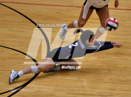 Thumbnail 2 in Boerne-Champion vs Austin (Class 5A Bidistrict) photogallery.