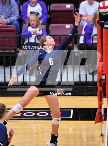 Thumbnail 2 in Boerne-Champion vs Austin (Class 5A Bidistrict) photogallery.