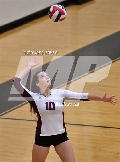 Thumbnail 2 in Boerne-Champion vs Austin (Class 5A Bidistrict) photogallery.
