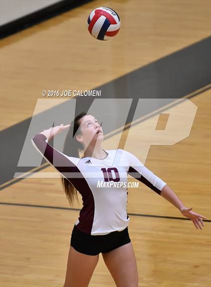 Thumbnail 3 in Boerne-Champion vs Austin (Class 5A Bidistrict) photogallery.