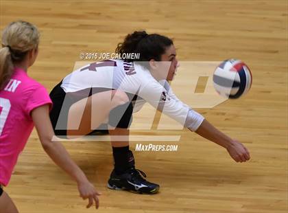 Thumbnail 3 in Boerne-Champion vs Austin (Class 5A Bidistrict) photogallery.