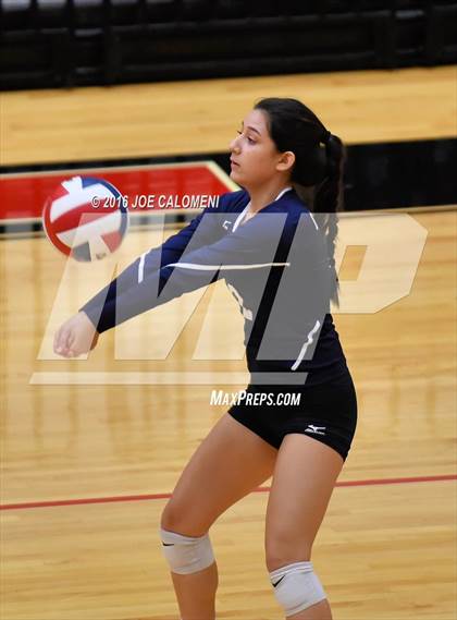 Thumbnail 3 in Boerne-Champion vs Austin (Class 5A Bidistrict) photogallery.