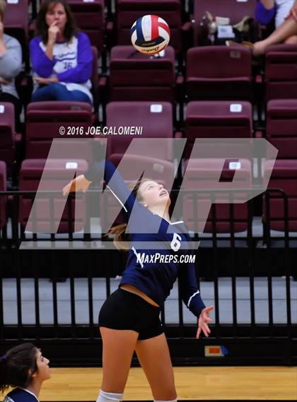 Thumbnail 1 in Boerne-Champion vs Austin (Class 5A Bidistrict) photogallery.