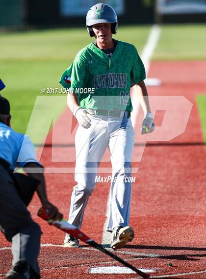 Thumbnail 3 in Floydada vs. Tahoka (UIL 2A Bi-District Round) photogallery.