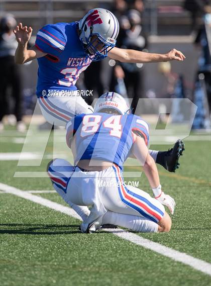 Thumbnail 3 in Westlake vs Cibolo Steele (UIL 6A-D1 Quarterfinal Playoff) photogallery.