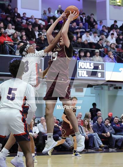 Thumbnail 3 in Archbishop Stepinac vs. Iona Prep (Crusader Classic) photogallery.