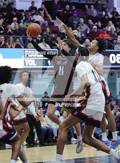 Thumbnail 1 in Archbishop Stepinac vs. Iona Prep (Crusader Classic) photogallery.
