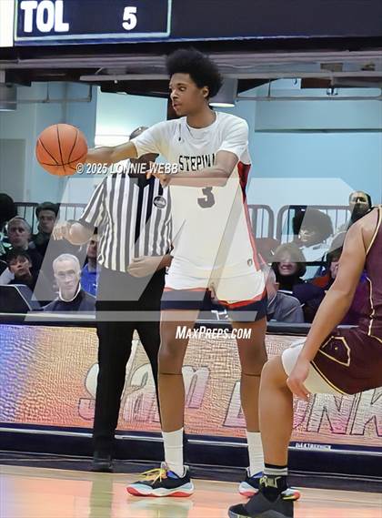 Thumbnail 1 in Archbishop Stepinac vs. Iona Prep (Crusader Classic) photogallery.