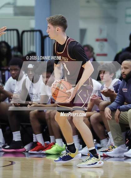 Thumbnail 3 in Archbishop Stepinac vs. Iona Prep (Crusader Classic) photogallery.