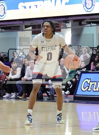 Thumbnail 2 in Archbishop Stepinac vs. Iona Prep (Crusader Classic) photogallery.