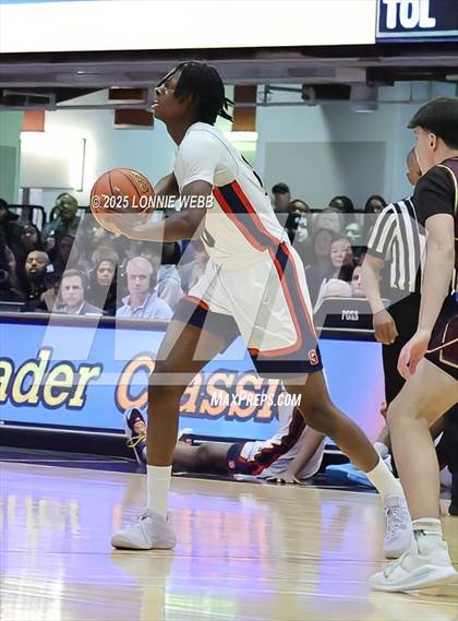 Thumbnail 2 in Archbishop Stepinac vs. Iona Prep (Crusader Classic) photogallery.