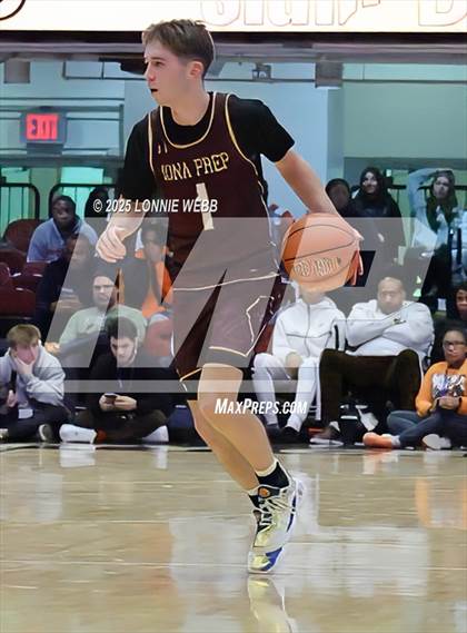 Thumbnail 2 in Archbishop Stepinac vs. Iona Prep (Crusader Classic) photogallery.