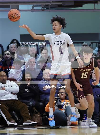 Thumbnail 1 in Archbishop Stepinac vs. Iona Prep (Crusader Classic) photogallery.