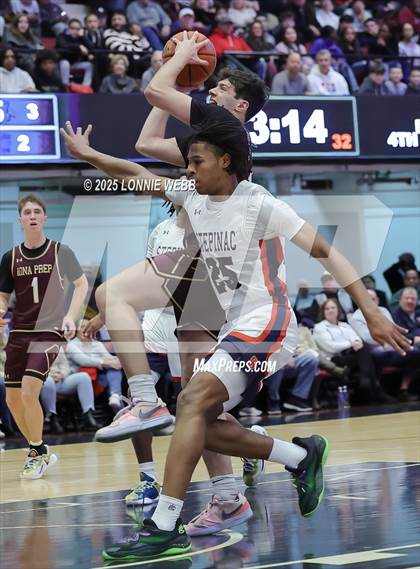 Thumbnail 1 in Archbishop Stepinac vs. Iona Prep (Crusader Classic) photogallery.