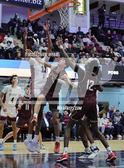 Thumbnail 2 in Archbishop Stepinac vs. Iona Prep (Crusader Classic) photogallery.