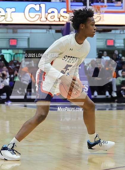 Thumbnail 3 in Archbishop Stepinac vs. Iona Prep (Crusader Classic) photogallery.