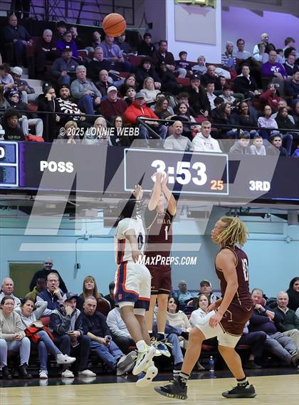 Thumbnail 2 in Archbishop Stepinac vs. Iona Prep (Crusader Classic) photogallery.