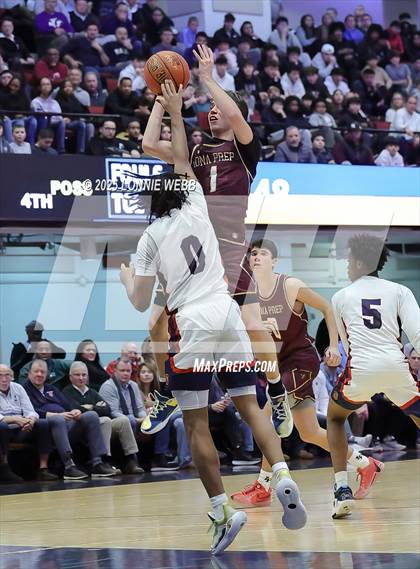 Thumbnail 3 in Archbishop Stepinac vs. Iona Prep (Crusader Classic) photogallery.
