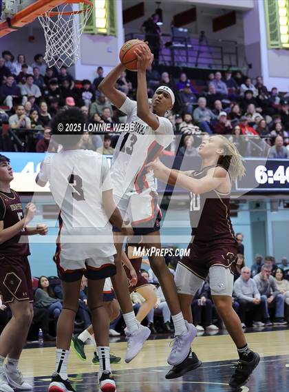 Thumbnail 2 in Archbishop Stepinac vs. Iona Prep (Crusader Classic) photogallery.