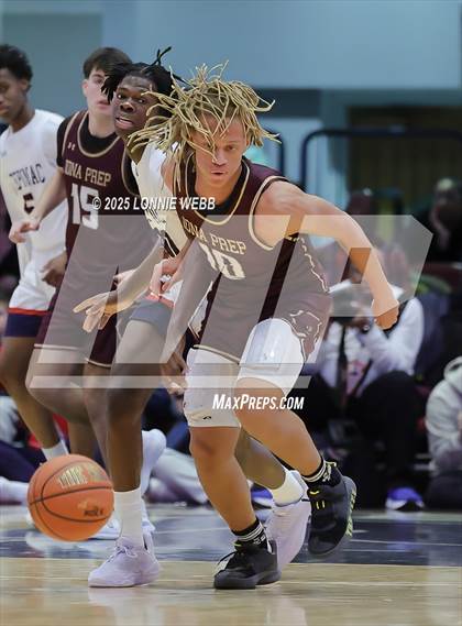 Thumbnail 3 in Archbishop Stepinac vs. Iona Prep (Crusader Classic) photogallery.