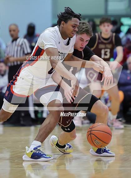 Thumbnail 3 in Archbishop Stepinac vs. Iona Prep (Crusader Classic) photogallery.