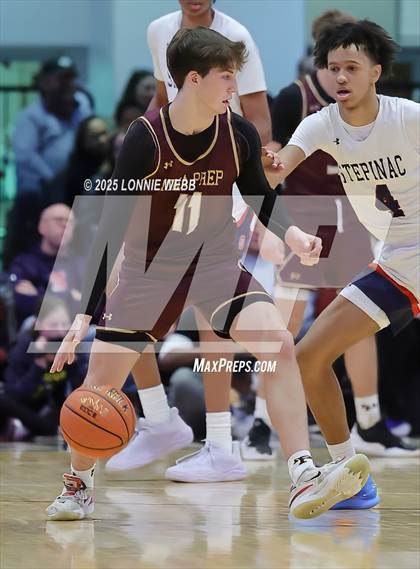 Thumbnail 2 in Archbishop Stepinac vs. Iona Prep (Crusader Classic) photogallery.