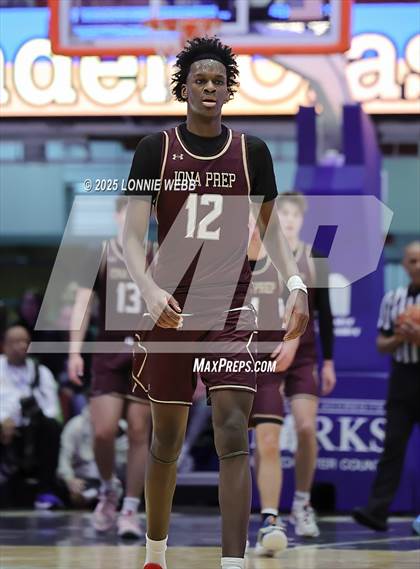 Thumbnail 2 in Archbishop Stepinac vs. Iona Prep (Crusader Classic) photogallery.
