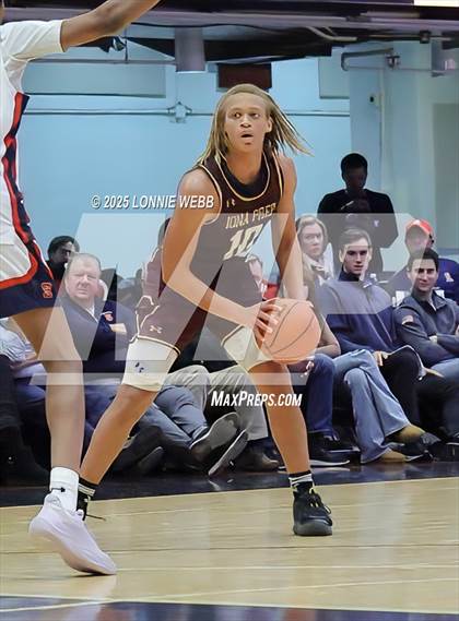 Thumbnail 3 in Archbishop Stepinac vs. Iona Prep (Crusader Classic) photogallery.