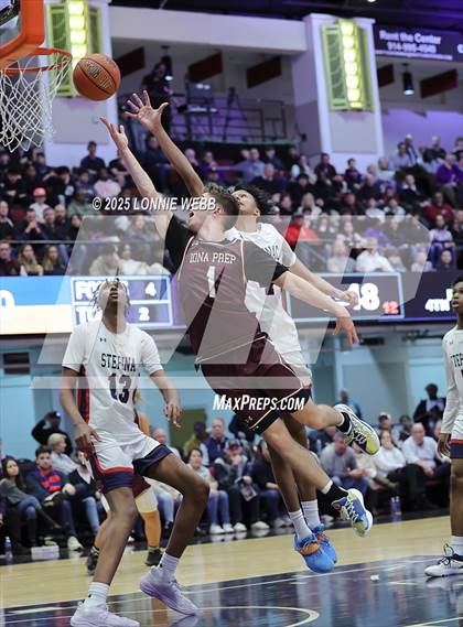 Thumbnail 1 in Archbishop Stepinac vs. Iona Prep (Crusader Classic) photogallery.