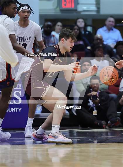 Thumbnail 2 in Archbishop Stepinac vs. Iona Prep (Crusader Classic) photogallery.
