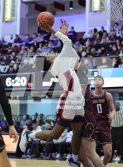 Thumbnail 2 in Archbishop Stepinac vs. Iona Prep (Crusader Classic) photogallery.