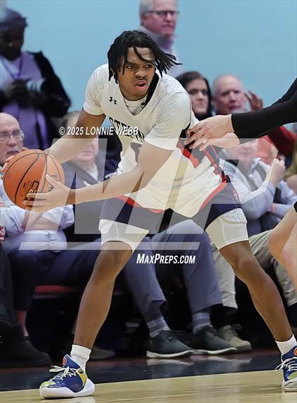 Thumbnail 2 in Archbishop Stepinac vs. Iona Prep (Crusader Classic) photogallery.