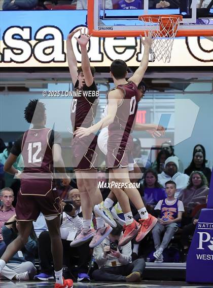 Thumbnail 3 in Archbishop Stepinac vs. Iona Prep (Crusader Classic) photogallery.