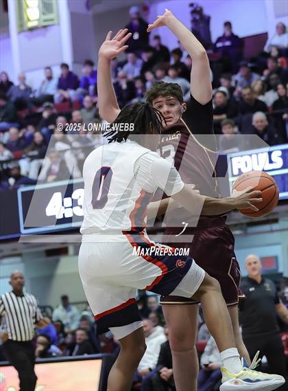 Thumbnail 3 in Archbishop Stepinac vs. Iona Prep (Crusader Classic) photogallery.