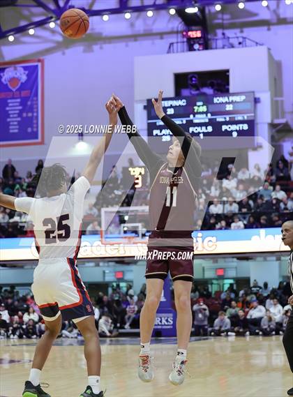Thumbnail 1 in Archbishop Stepinac vs. Iona Prep (Crusader Classic) photogallery.