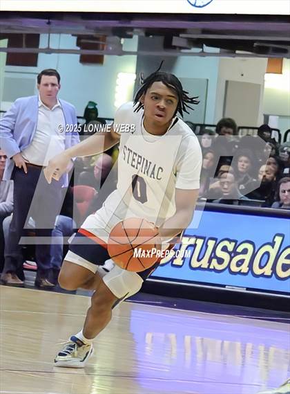 Thumbnail 1 in Archbishop Stepinac vs. Iona Prep (Crusader Classic) photogallery.
