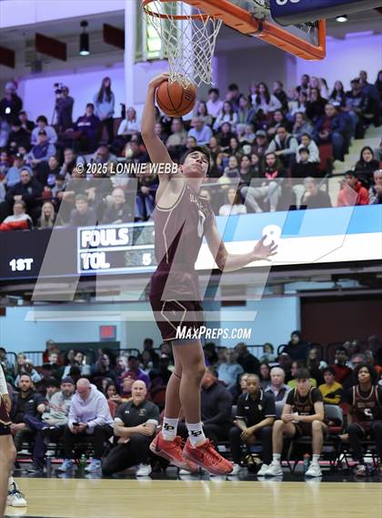 Thumbnail 2 in Archbishop Stepinac vs. Iona Prep (Crusader Classic) photogallery.